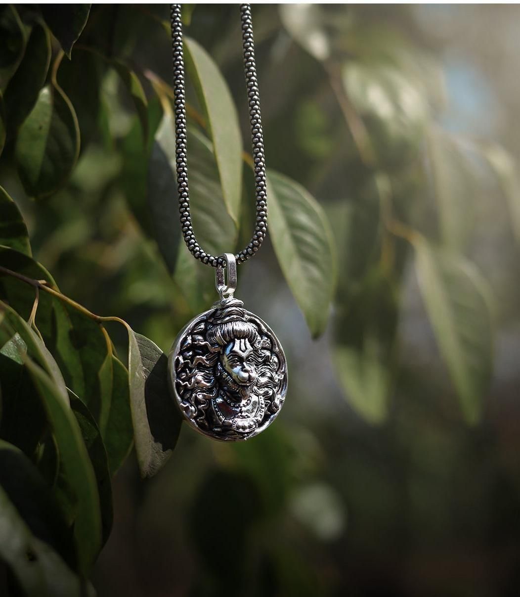 The 1080 Divine Accessories Collection